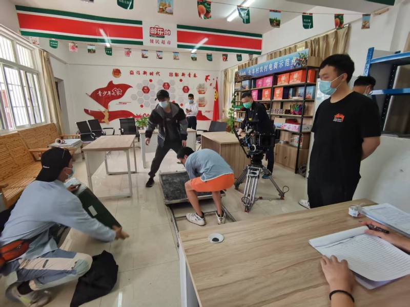 金牛区广告片拍摄公司：极简主义践行者，少即是多的视觉哲学